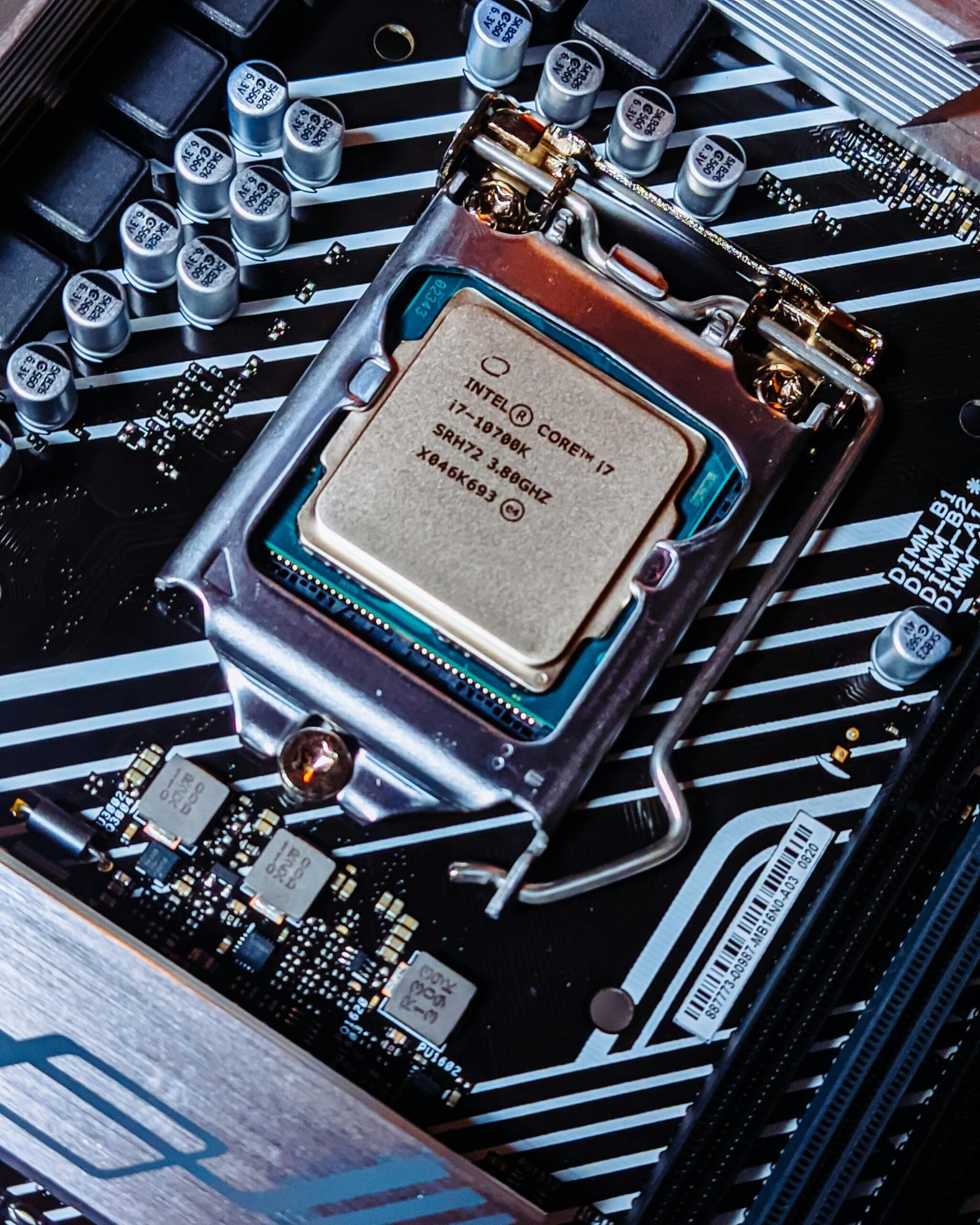 pexels-techkiga-11559638-scaled Intel ou AMD: Qual Processador Entrega Mais Pelo Seu Dinheiro?